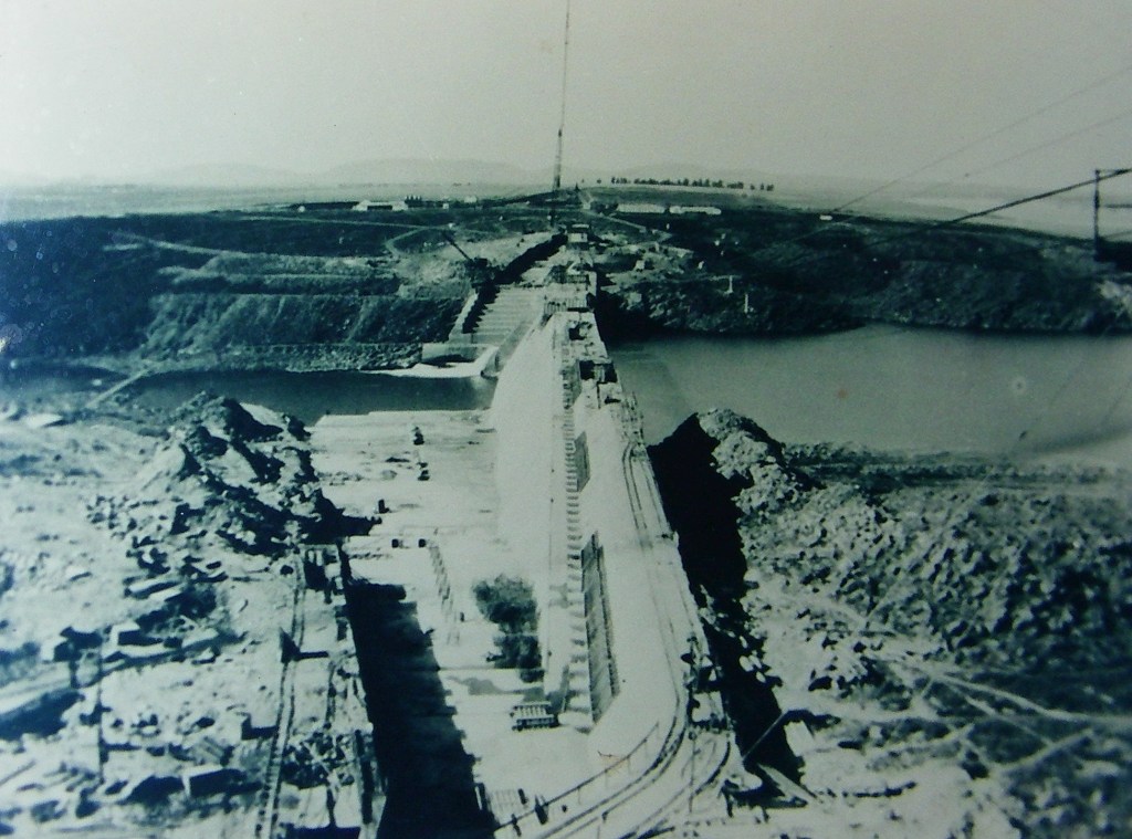 Deneysville Vaal dam under construction